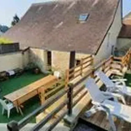 Maison Spacieuse Avec Piscine Et Vue Sur Jardin A