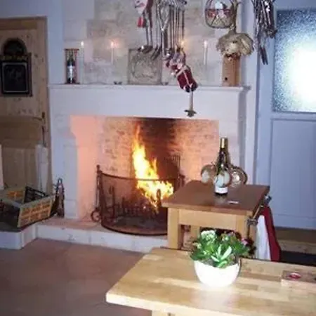 Maison Spacieuse Avec Piscine Et Vue Sur Jardin A Vakantiehuis Fourches