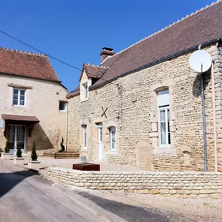 Vakantiehuis Maison Spacieuse Avec Piscine Et Vue Sur Jardin A Fourches