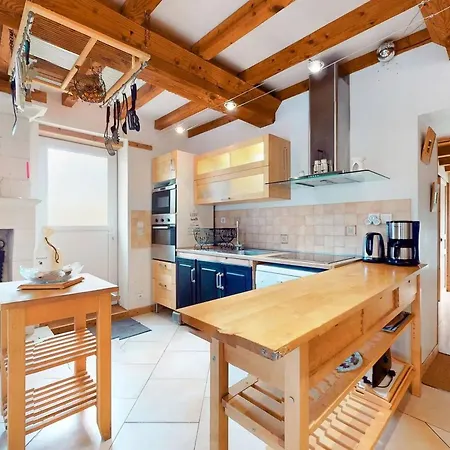 Maison Spacieuse Avec Piscine Et Vue Sur Jardin A * Fourches