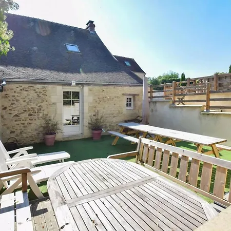 Semesterbostad Maison Spacieuse Avec Piscine Et Vue Sur Jardin A *