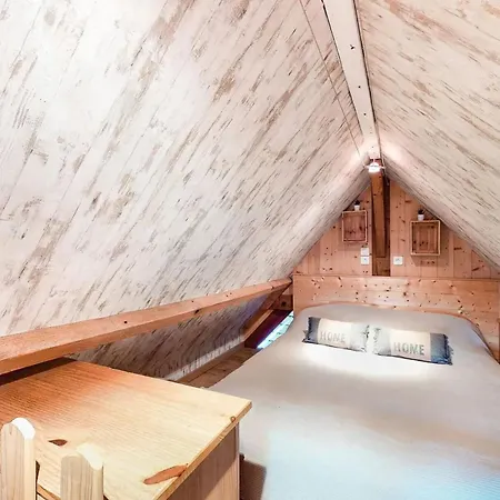 Maison Spacieuse Avec Piscine Et Vue Sur Jardin A Semesterbostad