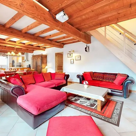 Semesterbostad Maison Spacieuse Avec Piscine Et Vue Sur Jardin A