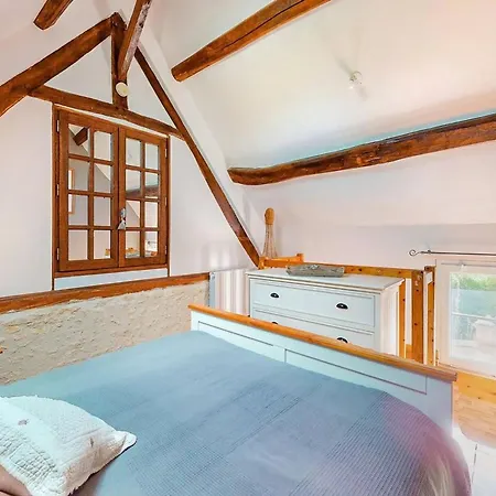 Semesterbostad Maison Spacieuse Avec Piscine Et Vue Sur Jardin A Fourches