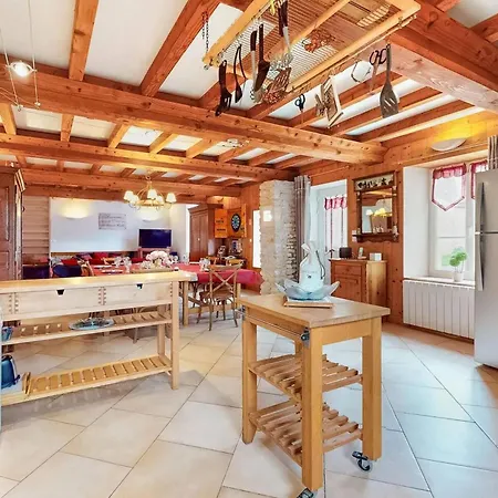 Maison Spacieuse Avec Piscine Et Vue Sur Jardin A * Fourches