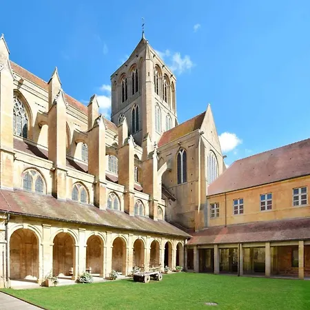 Maison Spacieuse Avec Piscine Et Vue Sur Jardin A Semesterbostad *