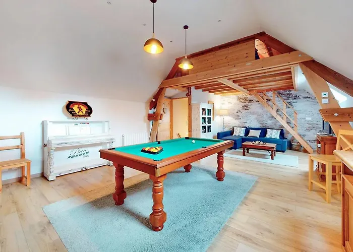 Сasa de vacaciones Maison Spacieuse Avec Piscine Et Vue Sur Jardin A