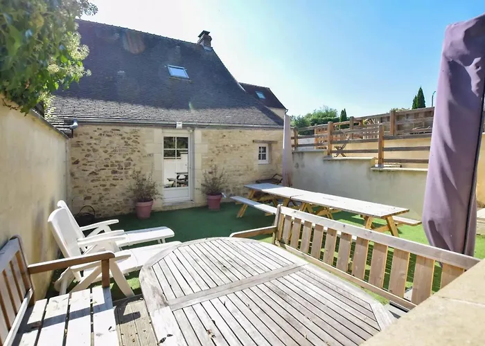 Сasa de vacaciones Maison Spacieuse Avec Piscine Et Vue Sur Jardin A *