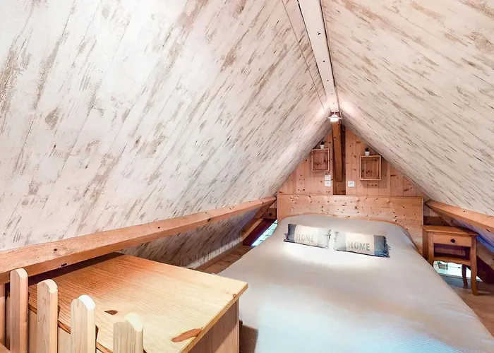 Maison Spacieuse Avec Piscine Et Vue Sur Jardin A Сasa de vacaciones