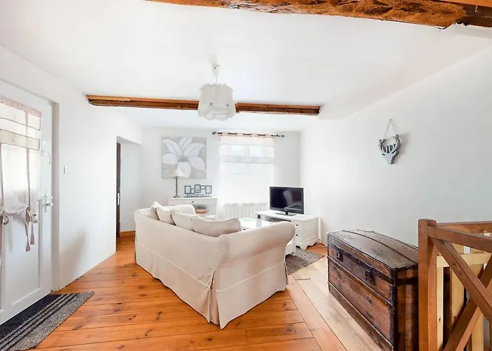 Maison Spacieuse Avec Piscine Et Vue Sur Jardin A Сasa de vacaciones *