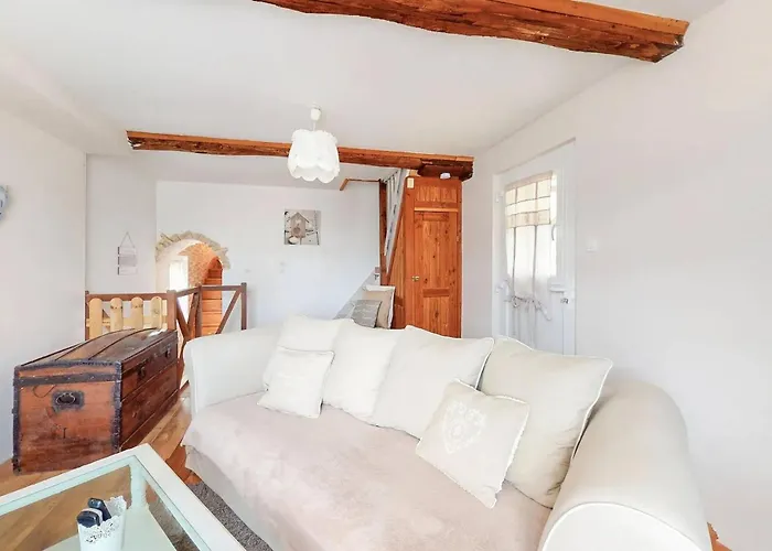 Сasa de vacaciones Maison Spacieuse Avec Piscine Et Vue Sur Jardin A