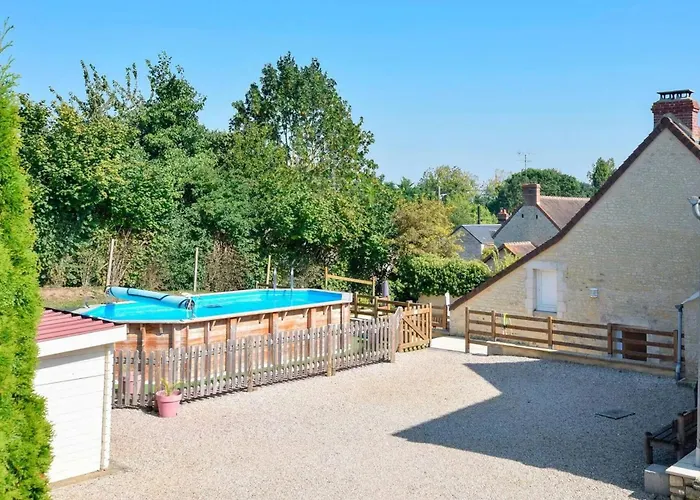 Maison Spacieuse Avec Piscine Et Vue Sur Jardin A Сasa de vacaciones *