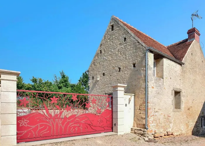 Maison Spacieuse Avec Piscine Et Vue Sur Jardin A Сasa de vacaciones