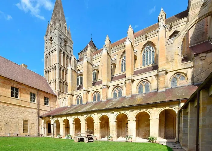 Сasa de vacaciones Maison Spacieuse Avec Piscine Et Vue Sur Jardin A *
