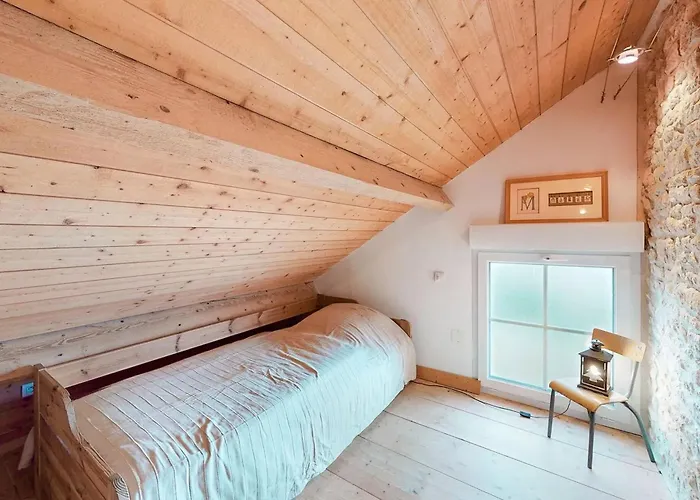 Maison Spacieuse Avec Piscine Et Vue Sur Jardin A * Fourches